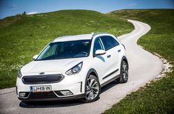 Kia niro – športni terenec, ki lahko brez težav "popije" manj kot šest litrov bencina