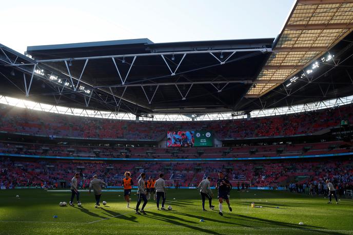 Wembley | Wembley bo na zaključnih tekmah prvenstva lahko sprejel še več naviječev. | Foto Reuters