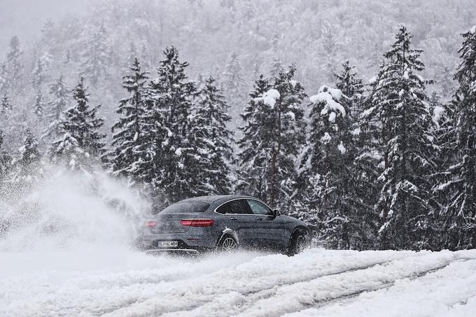 Pametni štirikolesni pogon, ki dobro ve, kako ravnati v različnih okoliščinah. Foto: Žiga Intihar | Foto: 