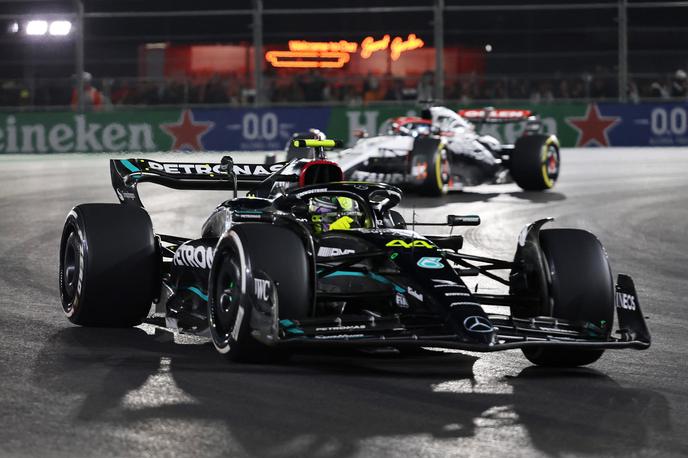 F1 Vegas Lewis Hamilton Mercedes | Lewis Hamilton pravi, da je bila dirka v Las Vegasa še boljša od tiste v Bakuju, ki tudi omogoča veliko prehitevanj. | Foto Reuters