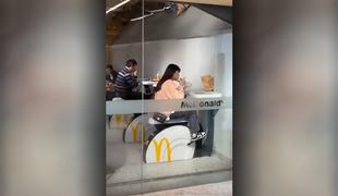 V McDonald'su postavili sobna kolesa: ješ, hujšaš in polniš telefon #video