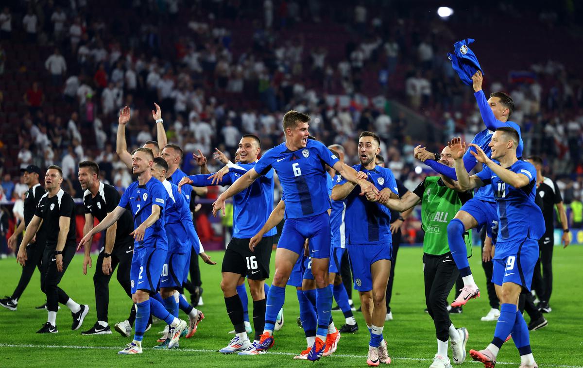 Euro 2024 Köln Slovenija Anglija remi | Takole so se veselili slovenski nogometaši, ko je sodnik zadnjič zapiskal. | Foto Reuters