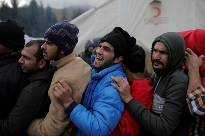 Migranti v Bosni | Policisti so septembra obravnavali bistveno manj nezakonitih prehodov državne meje kot avgusta in julija. | Foto Reuters