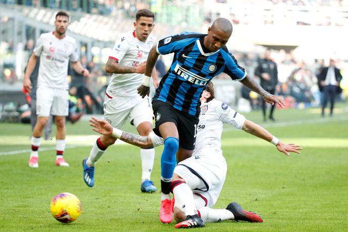 Ashley Young | Ashley Young je okužen z novim koronavirusom. | Foto Reuters