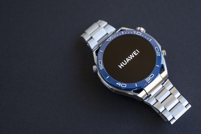 Huawei Watch Ultimate | Pri Huaweiu pravijo, da jih je pri oblikovanju izvedbe Voyage Blue  pametne ure Huawei Watch Ultimate vodila zasnova jadrnice. | Foto Ana Kovač