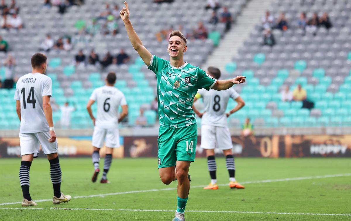 NK Olimpija NK Radomlje Marcel Ratnik | Po podaji Timija Maxa Elšnika s prostega strela je za 1:0 zadel Marcel Ratnik. | Foto Filip Barbalič/www.alesfevzer.com