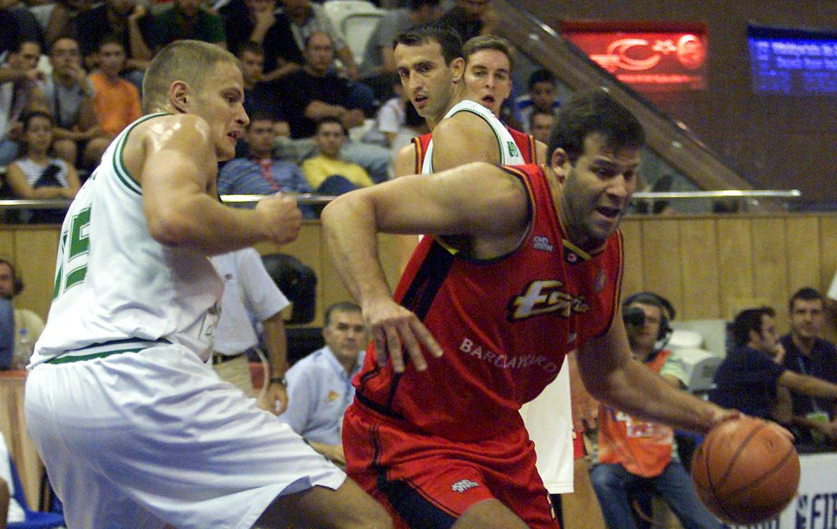 Alfonso Reyes | Alfonso Reyes: na fotografiji v boju z Radoslavom Nesterovićem (v ozadju Ivica Jurković in Pau Gasol) | Foto Reuters