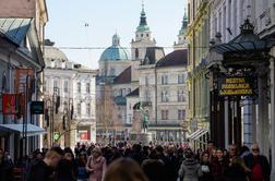 Na protivojnem shodu v Ljubljani nekaj sto protestnikov