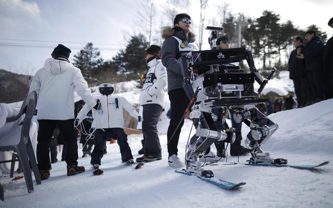 Smučarski roboti, roboti, smučanje | Foto: Reuters