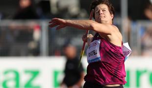 Ratejeva le za svetovno rekorderko, Gatlin 9,80, James 43,74