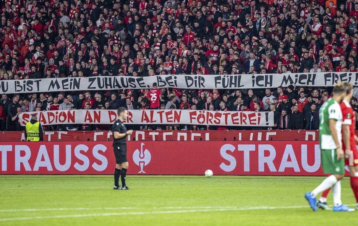 Union Berlin - Maccabi Haifa | Nekaj navijačev berlinskega Uniona je poskrbelo za incident. | Foto Guliverimage