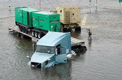 Tropska nevihta Harvey dosegla obalo Louisiane #video