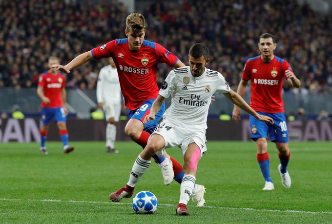 Jaka Bijol, ki je prejšnji teden v ligi prvakov z moskovskim CSKA premagal Real Madrid, je na Gorenjsko prispel v popoldanskih urah. | Foto: Reuters