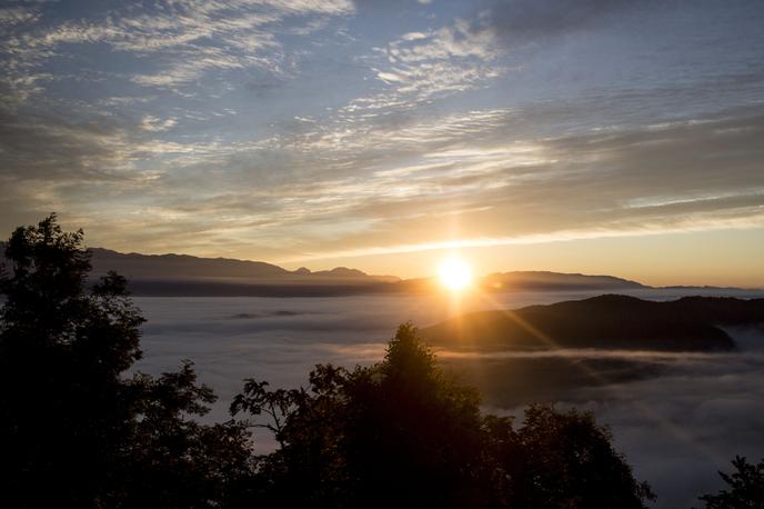 Šmarna gora, razgled | Visoke ravni so posledica povečanih izpustov in izrazitega temperaturnega obrata, ki zadržuje onesnažen zrak v nižinah. Fotografija je simbolična. | Foto Ana Kovač