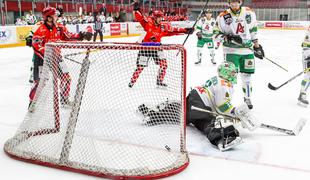 Železarji so jo podkurili Avstrijcem in zadrsali v polfinale