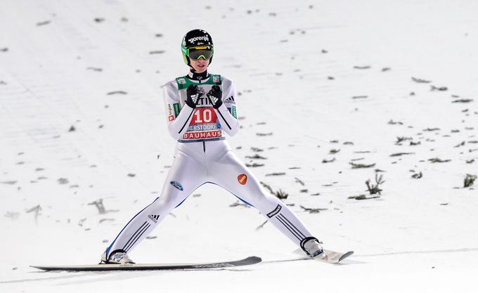 Pred njim sta še dve tekmi novoletne turneje v Innsbrucku in Bischofshofnu. | Foto: Sportida