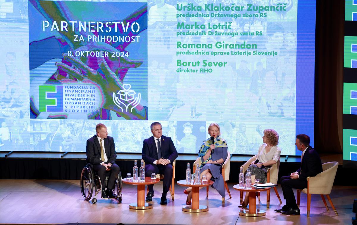 Forum Partnerstvo za prihodnost, FIHO | Iščejo se sistemske rešitve za reševanje položaja ranljivejših skupin, smo slišali na prvi okrogli mizi foruma Partnerstvo za prihodnost. | Foto Barbara Reya za FIHO