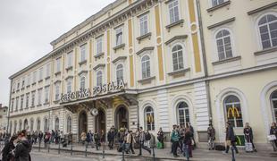 Oktobra več ljudi na vlakih in mestnih avtobusih