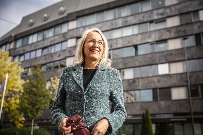 "Če ne bi verjela, da je v tej hiši veliko ljudi z žarom v očeh, se ne bi prijavila za direktorsko mesto. Absolutno sem se prijavila zato, ker obstajajo skupine ljudi, ki si želijo sprememb in ki si želijo, da bi kot javni medij preživeli in še kaj naredili." | Foto: Bojan Puhek