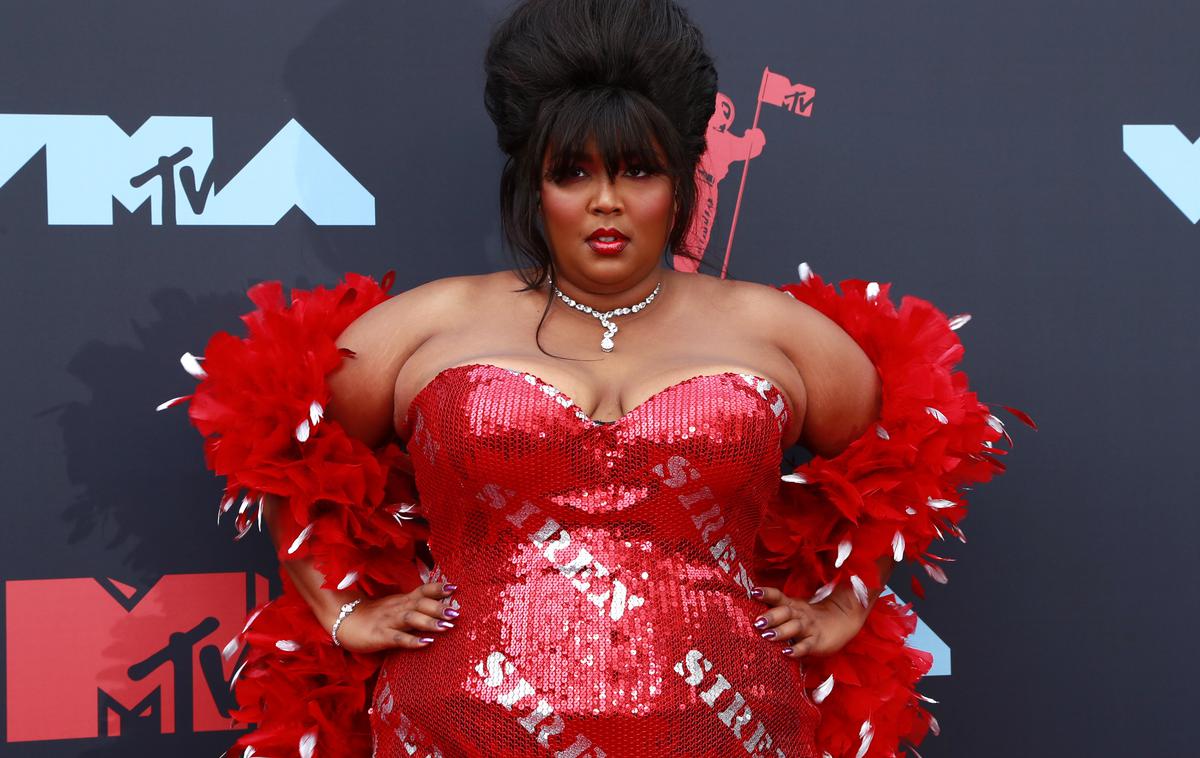 Lizzo | Lizzo se v svoji koži počuti odlično, kar rada tudi pokaže. | Foto Reuters