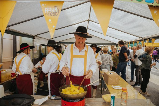 Tradicionalno tekmovanje v pripravi frike | Foto: 2Lindens Photography, arhiv Turizma Dolina Soče