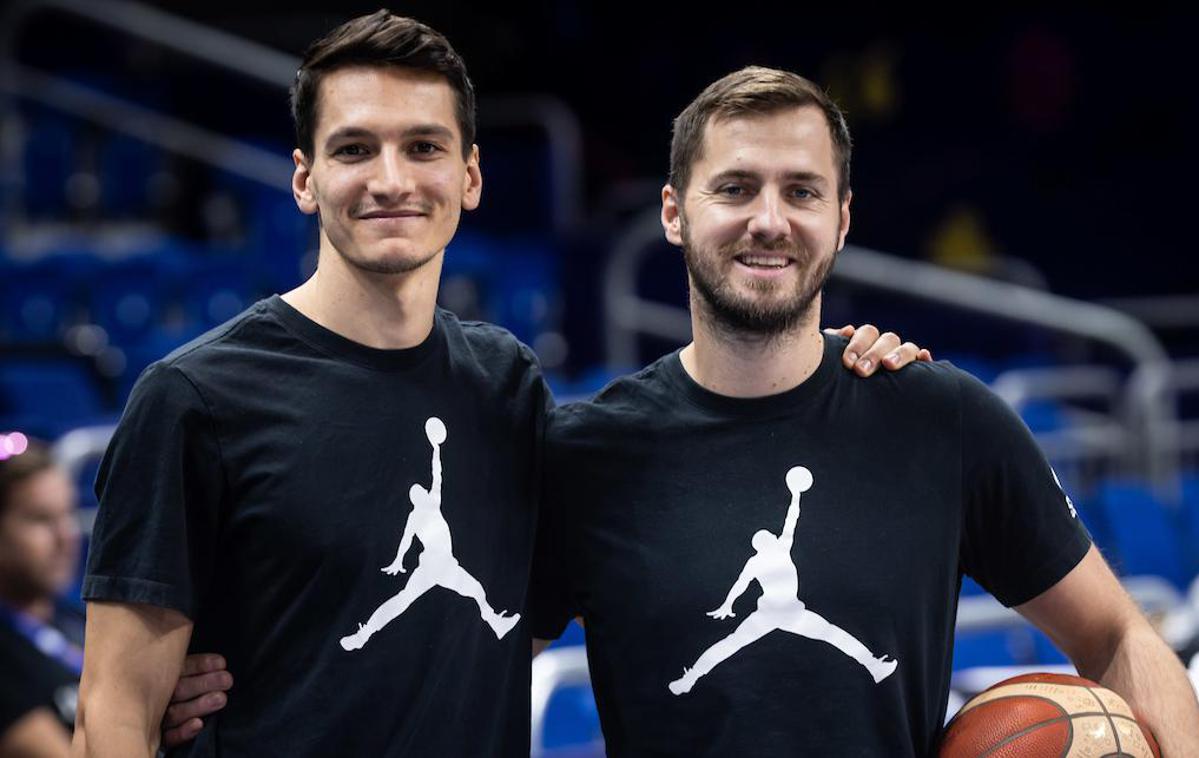 Luka Mirnik | Borut Černilogar in Luka Mirnik imata v slovenski košarkarski reprezentanci vlogo fizioterapevtov. | Foto Vid Ponikvar