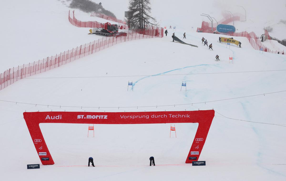 St. Moritz | Meglen in vetroven dan v St. Mortitzu v Švici. | Foto Reuters