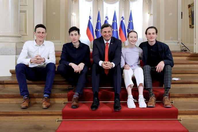 Peter Prevc, Domen Prevc, Nika Prevc, Cene Prevc, Borut Pahor | Slovesnosti so se udeležili članice slovenske ženske reprezentance v smučarskih skokih in člani moške reprezentance v smučarskih skokih. | Foto Daniel Novakovič/STA