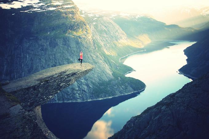 Pri širjenju prepoznavnosti Trolltunge je verjetno pomagalo tudi dejstvo, da je pečino turistični vodnik Tripadvisor pred leti izbral za eno najbolj spektakularnih lokacij na svetu. | Foto: Pexels.com