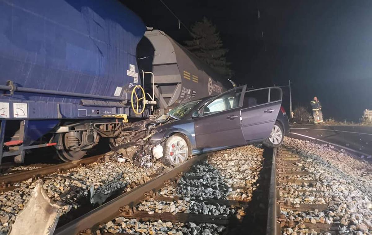 Trčenje vlaka z avtomobilom pri Sevnici | Foto PGD Sevnica