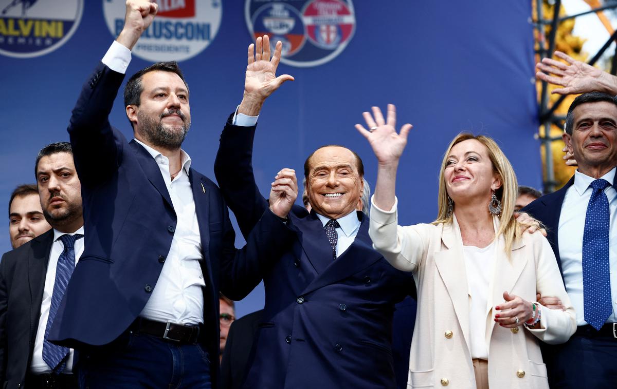 Matteo Slavini, Silvio Berlusconi, Giorgia Meloni. | Z leve proti desni: Matteo Slavini, Silvio Berlusconi in  Giorgia Meloni. | Foto Reuters