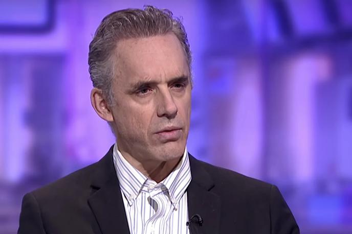 Jordan Peterson | Peterson, ki je od leta 1999 do 2021 poučeval psihologijo na Univerzi v Torontu, je postal pomemben, potem ko je objavil serijo videoposnetkov na YouTubu. | Foto YouTube / BBC