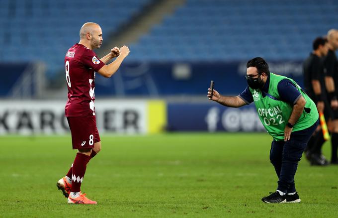 Prizor s tekme, ki jo je prejšnji četrtek odigral za Vissel Kobe. Je to zadnji nastop v veličastni karieri Andresa Inieste? | Foto: Reuters