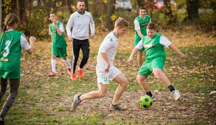 Nešportno navijanje in vmešavanje staršev hromi in bega mlade športnike