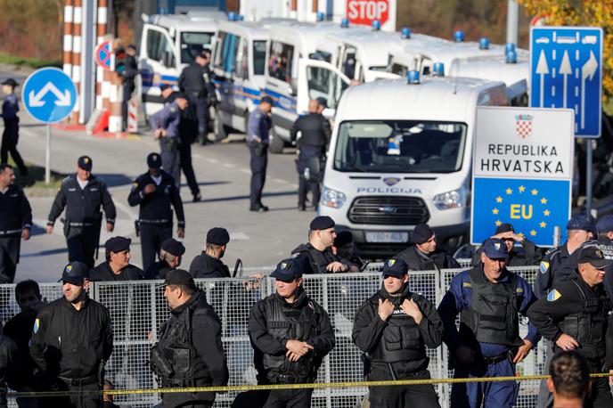 Meja med Hrvaško in BiH | Tihotapci so nezakonite prebežnike tihotapili iz BiH čez Hrvaško proti Sloveniji. Na fotografiji meja med BiH in Hrvaško. | Foto Reuters