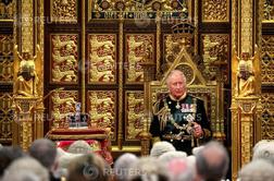 Princ Charles prvič prebral kraljičin govor #foto