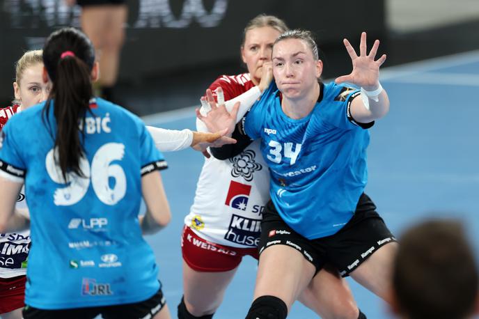 EHF liga prvakinj: Krim Mercator - Ikast | Krimovke so izgubile še drugi spopad z Ikastom. | Foto www.alesfevzer.com