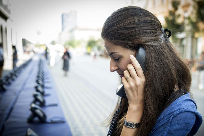 Kaj je res: Telefon je v začetku 20. stoletja postal najbolj priljubljen način za ožičeno komunikacijo med oddaljenima osebama. | Foto: Ana Kovač