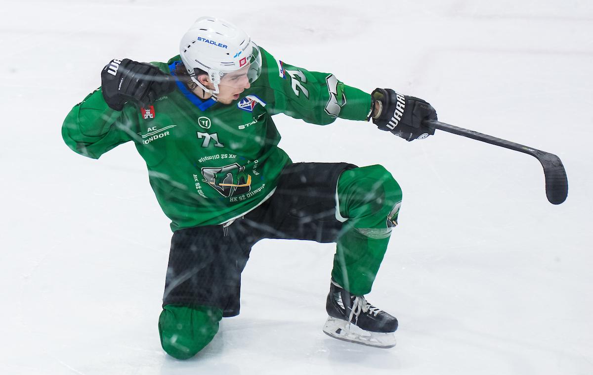 HK Olimpija HDD Jesenice 3. marec 2021 Nejc Brus | Olimpija je za konec rednega dela vknjižila visoko zmago. | Foto Grega Valančič / Sportida