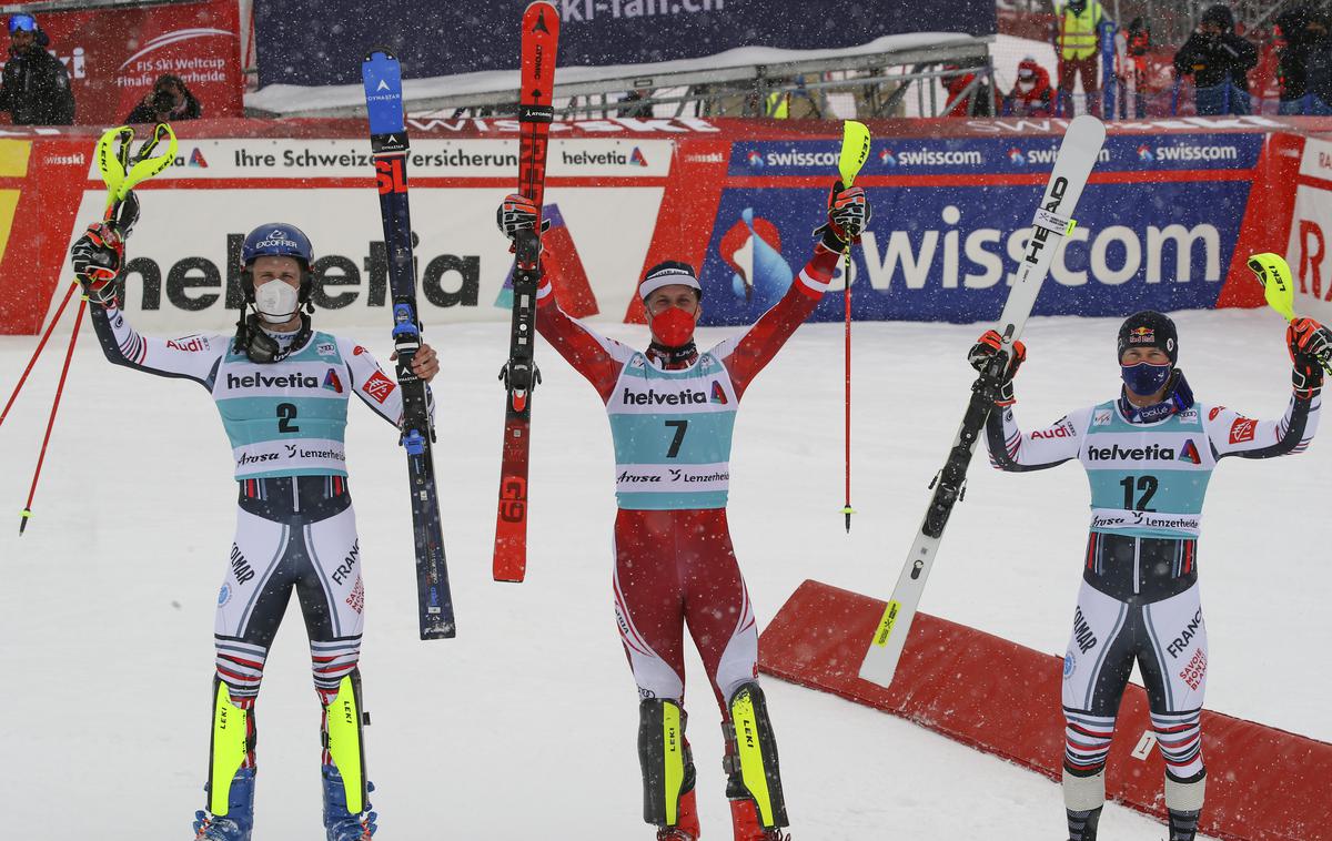 Clement Noel Manuel Feller Alexis Pinturault | Manuel Feller je s šestega mesta napredoval na prvo. Na odru za zmagovalce sta se mu pridružila Francoza Clement Noel in zmagovalec skupnega seštevka sezone Alexis Pinturault. | Foto Guliverimage