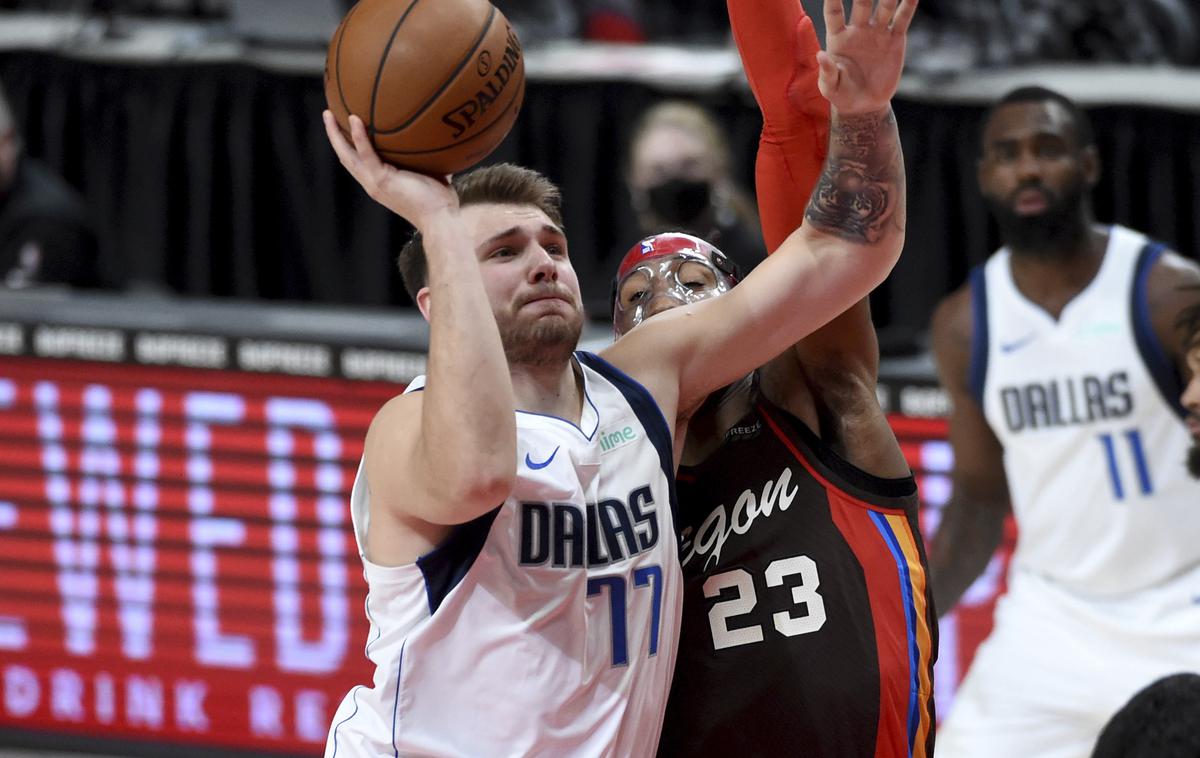 Luka Dončić | Luka Dončić je bil protagonist visoke zmage Dallasa v Portlandu. | Foto Guliver Image