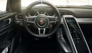 Porsche vpoklical superšportnike 918 spyder