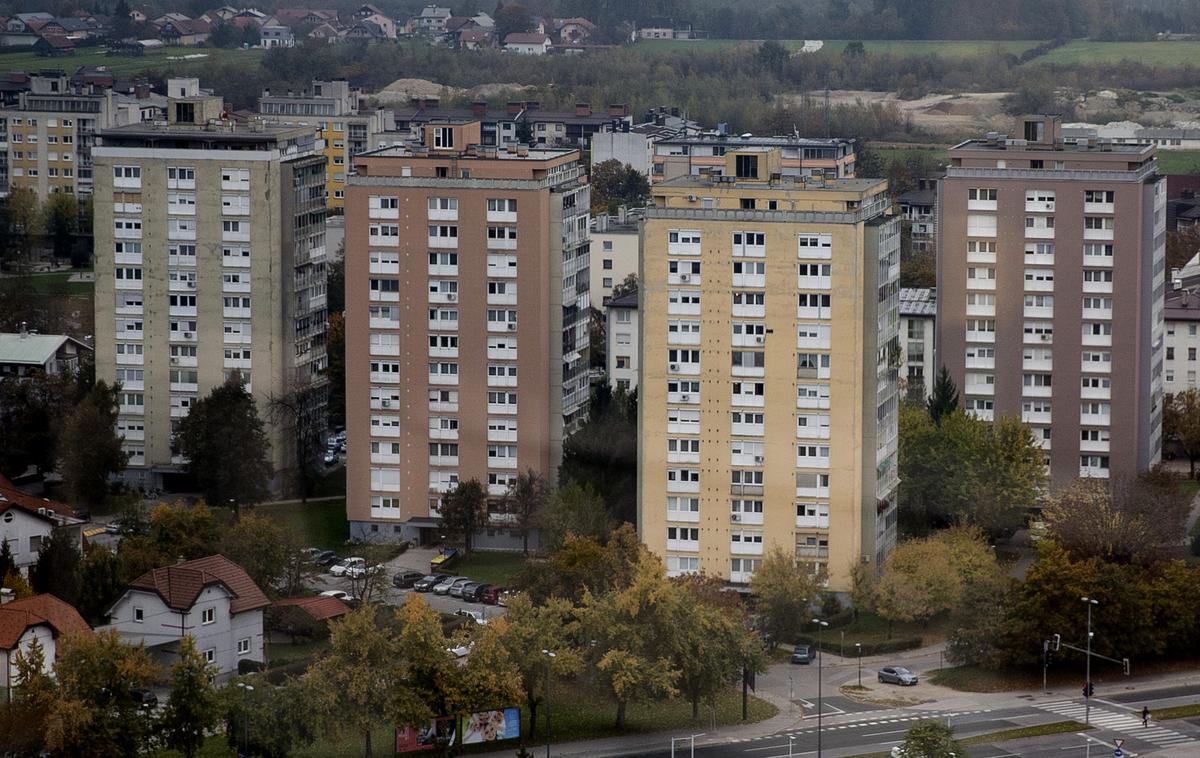 Stanovanjski bloki | Če bo sprejet nov zakon, bo mandat upravnika omejen na pet let, lastniki pa bodo o podaljšanju mandata ali novem upravniku odločali s 50-odstotno večino. | Foto Ana Kovač