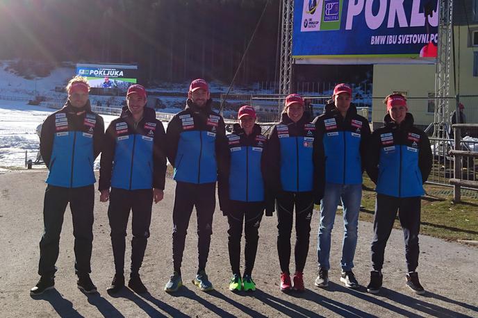 Biatlon Pokljuka | Slovenska reprezentanca (z leve): Klemen Bauer, Mitja Drinovec, Jakov Fak, Polona Klemenčič, Urška Poje, Rok Tršan in Miha Dovžan. | Foto Simon Kavčič