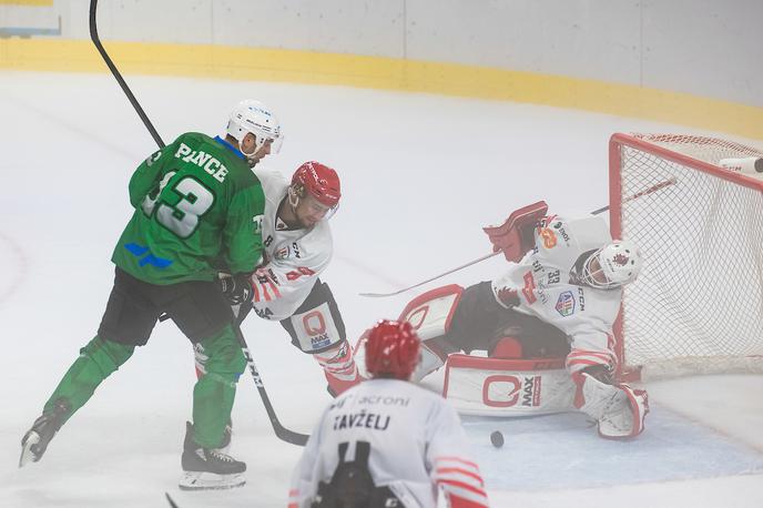 Večni derbi: HK Olimpija - Jesenice Žiga Pance | Tako Ljubljančani kot Jeseničani se z gostovanja vračajo zmagoviti. | Foto Grega Valančič/Sportida