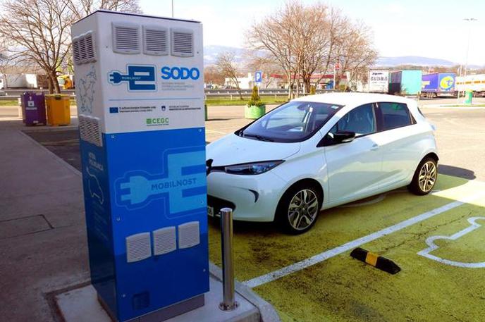 hitre električne polnilnice e-golf renault zoe