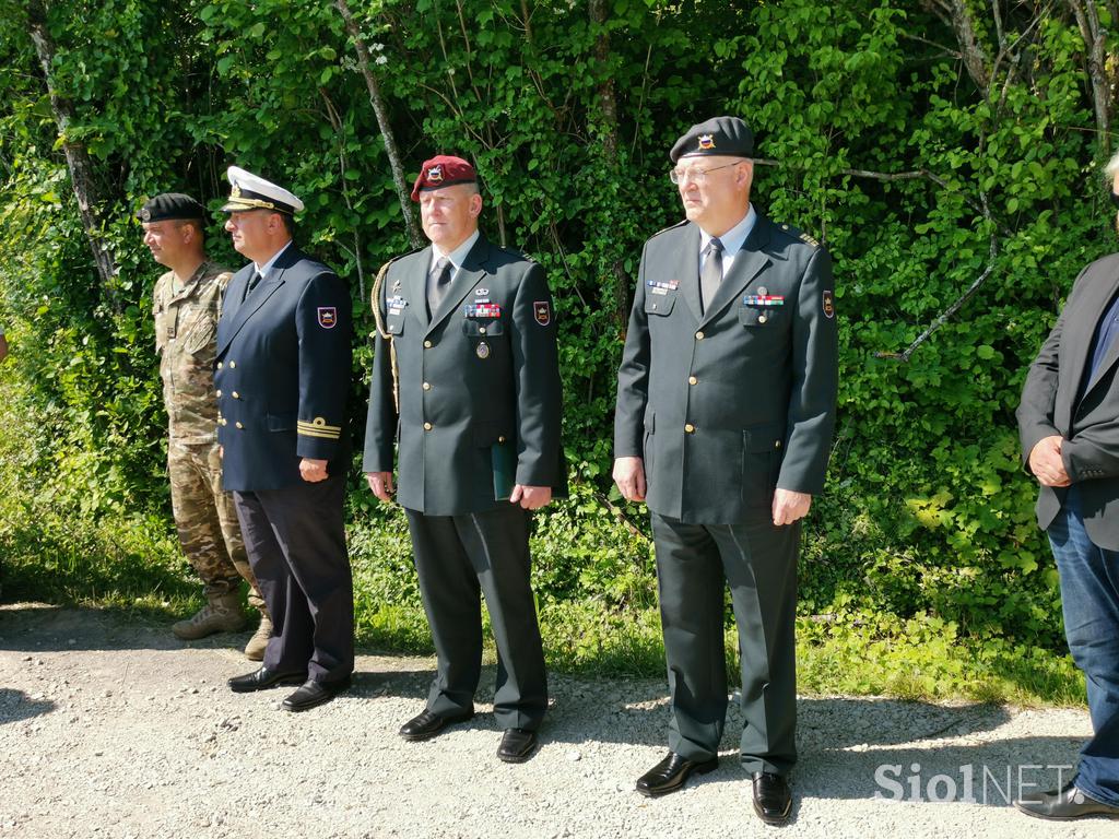 Spomenik Teddyjevemu strmoglavljenju v Brkinih