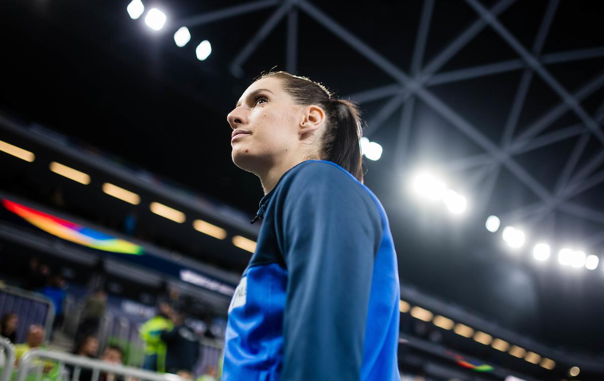 EHF Euro2022: Slovenija - Madžarska, slovenska ženska rokometna reprezentanca Alja Varagić | Rokometašica Alja Varagić | Foto Grega Valančič/Sportida