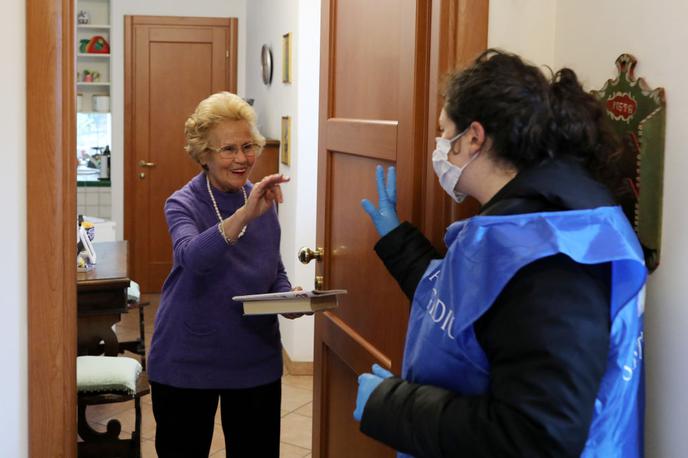 koronavirus Italija | Kitajski zdravniki svarijo, da tudi v Italiji delajo enako napako kot v Wuhanu: samoizolacija po njihovem mnenju ni zadostna zaščita pred nadaljnjim širjenjem okužbe. | Foto Getty Images