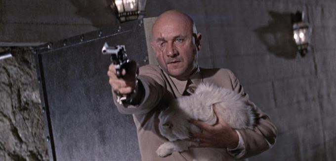 Donald Pleasence v vlogi Bondovega zlobnega nasprotnika. foto: Promocijsko gradivo | Foto: 